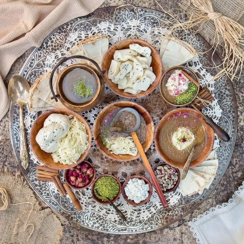 Platte mit syrischem Essen